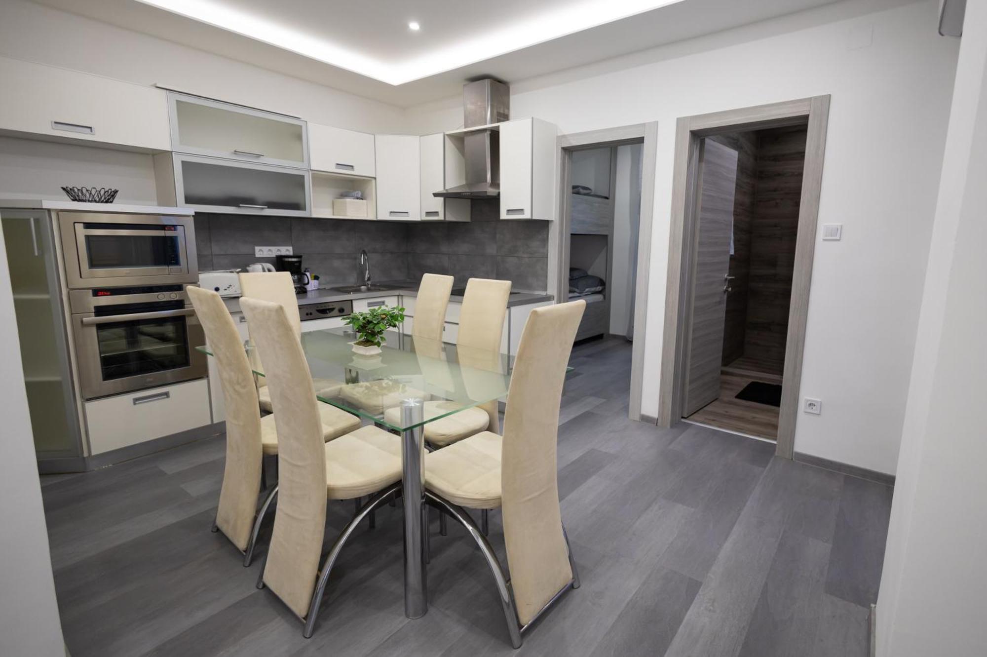 Fonix Apartman Debrecen Buitenkant foto
