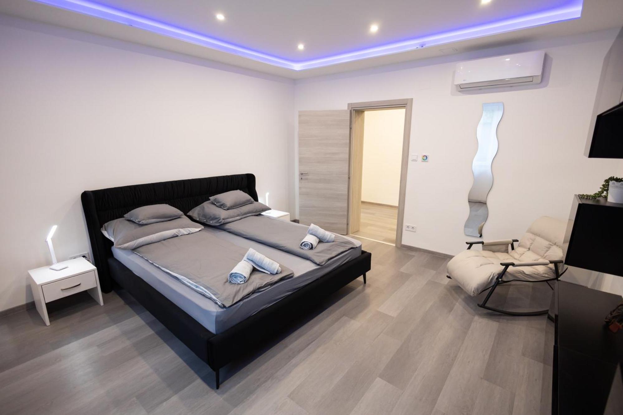 Fonix Apartman Debrecen Buitenkant foto