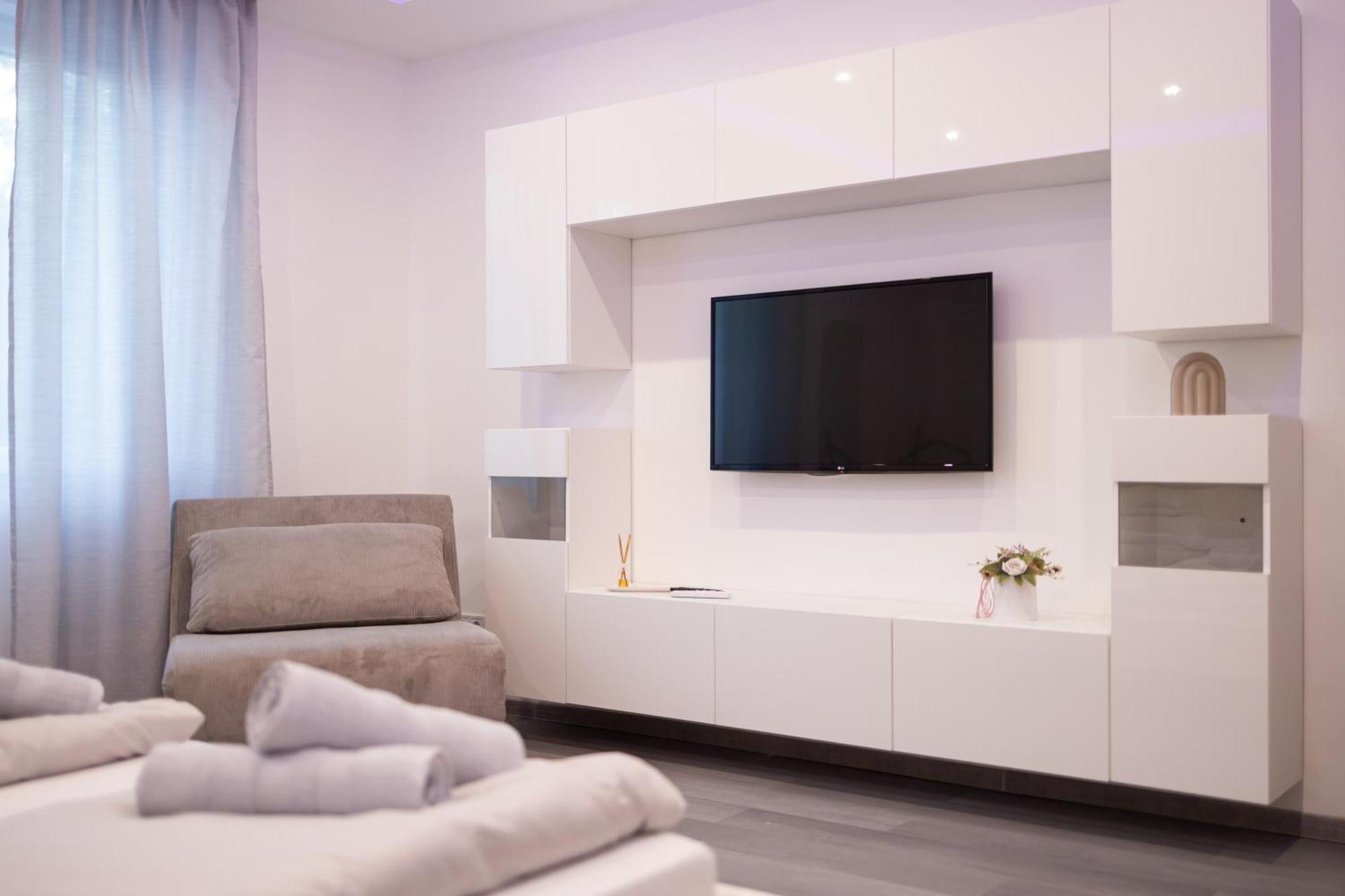 Fonix Apartman Debrecen Buitenkant foto