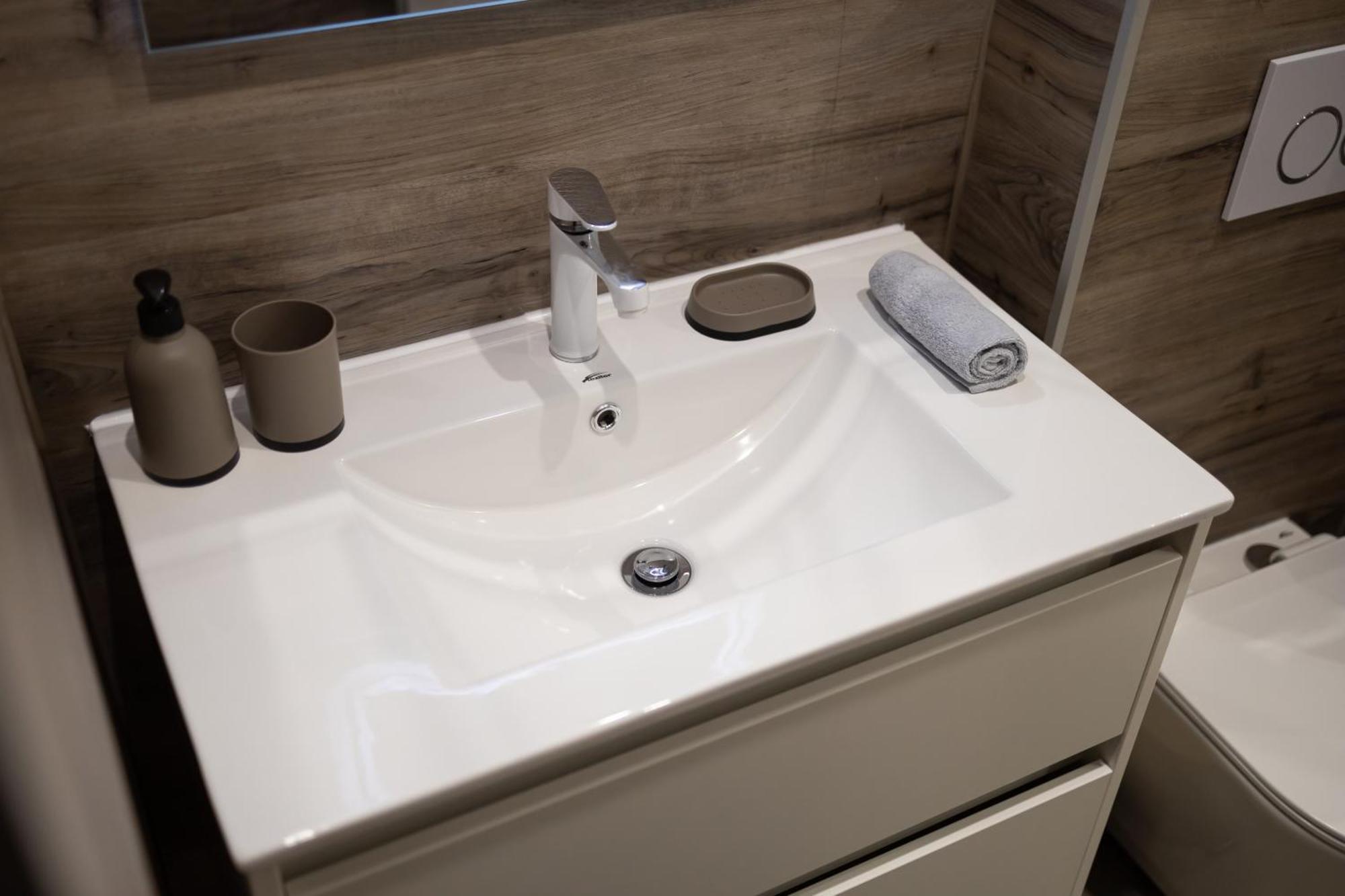 Fonix Apartman Debrecen Buitenkant foto