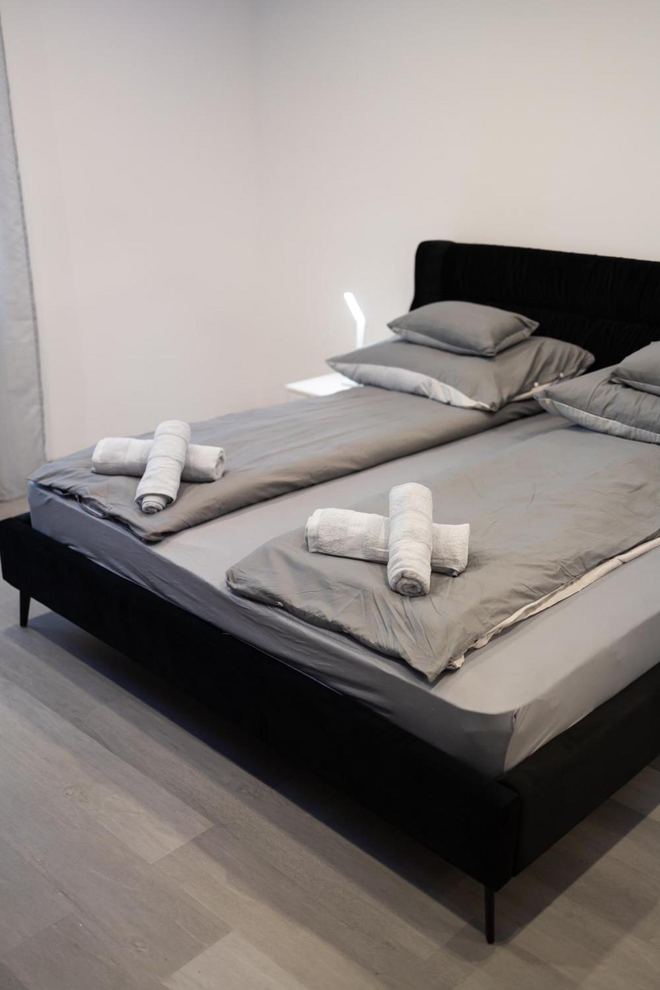 Fonix Apartman Debrecen Buitenkant foto