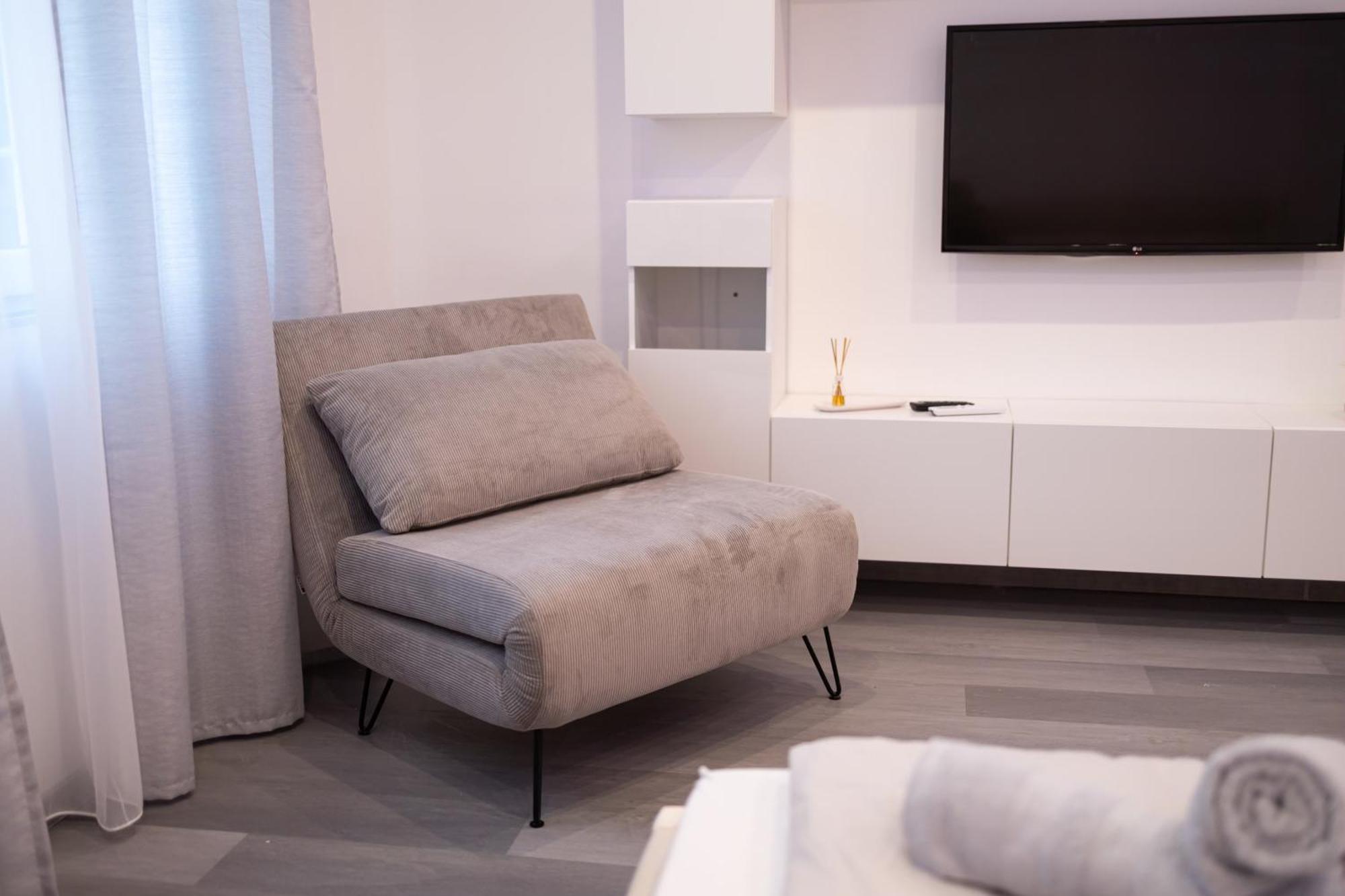 Fonix Apartman Debrecen Buitenkant foto