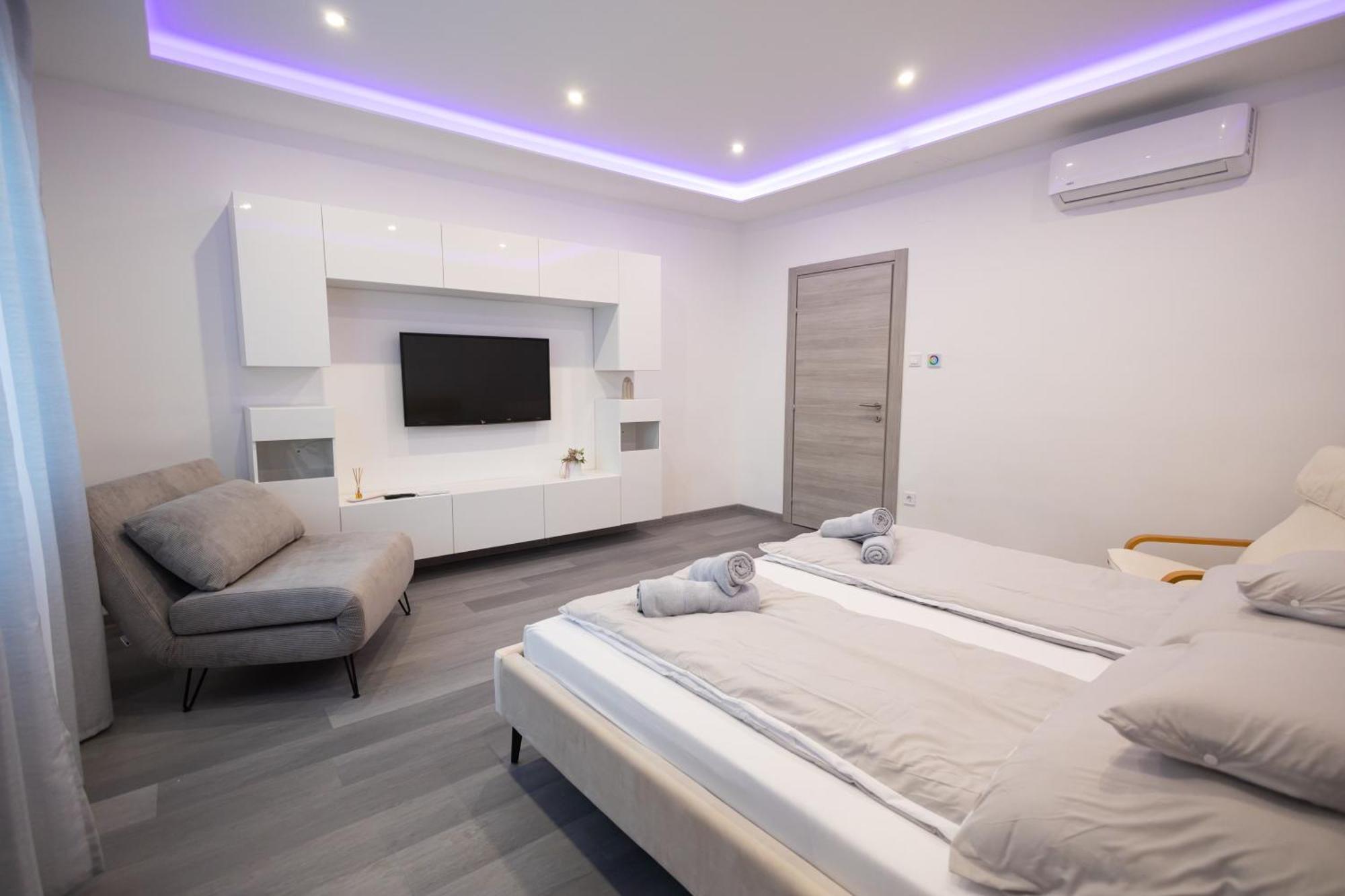 Fonix Apartman Debrecen Buitenkant foto